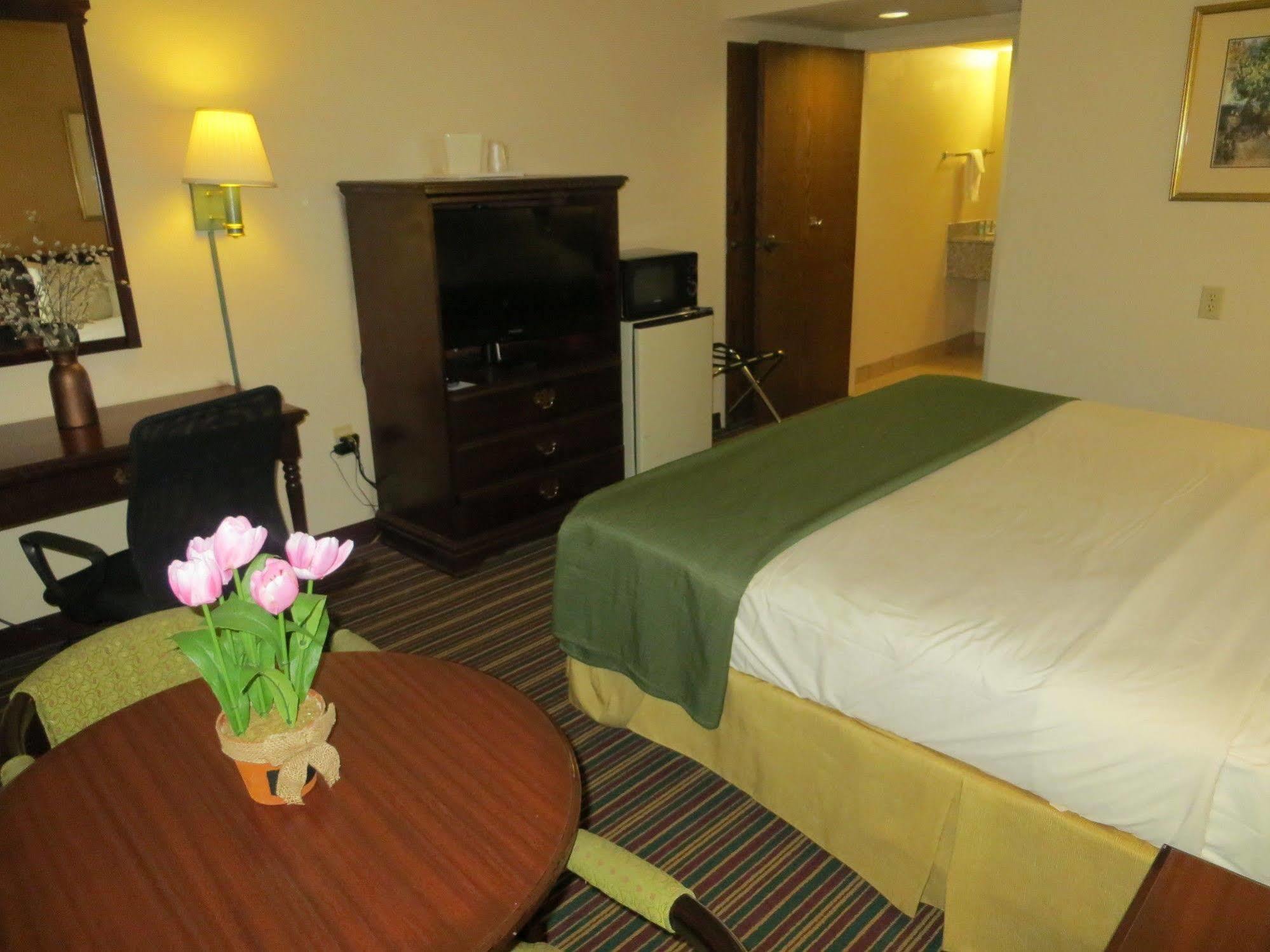 Quality Inn & Suites Atlanta Stone Mountain Dış mekan fotoğraf